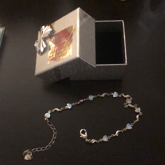 Stainless steel anklet with glow in the dark hearts. - Picture 5 of 6